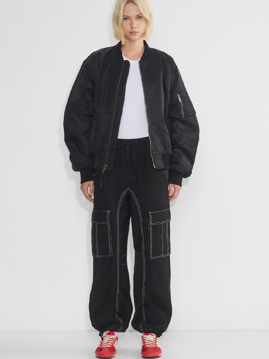 TNA Pants - BNWT Aritzia TNA Roscoe Cargo Pant